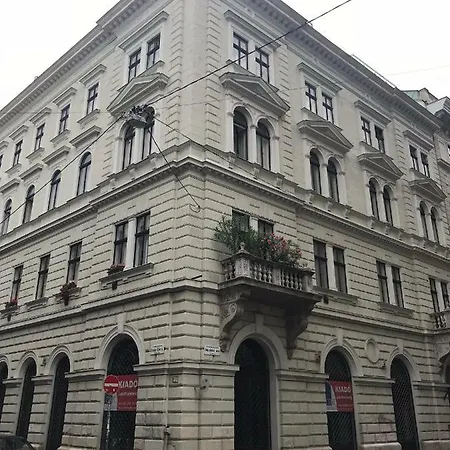 Apartment Opera Deluxe